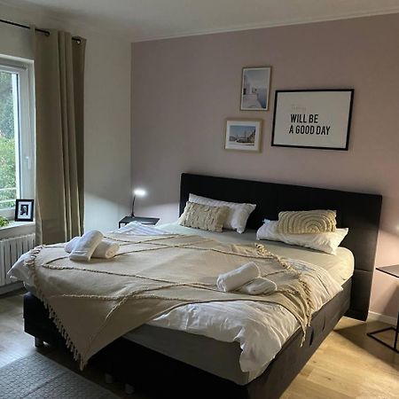 Haus Mit Garten - Kingbett - Wifi - Parkplatz Ессен Екстер'єр фото