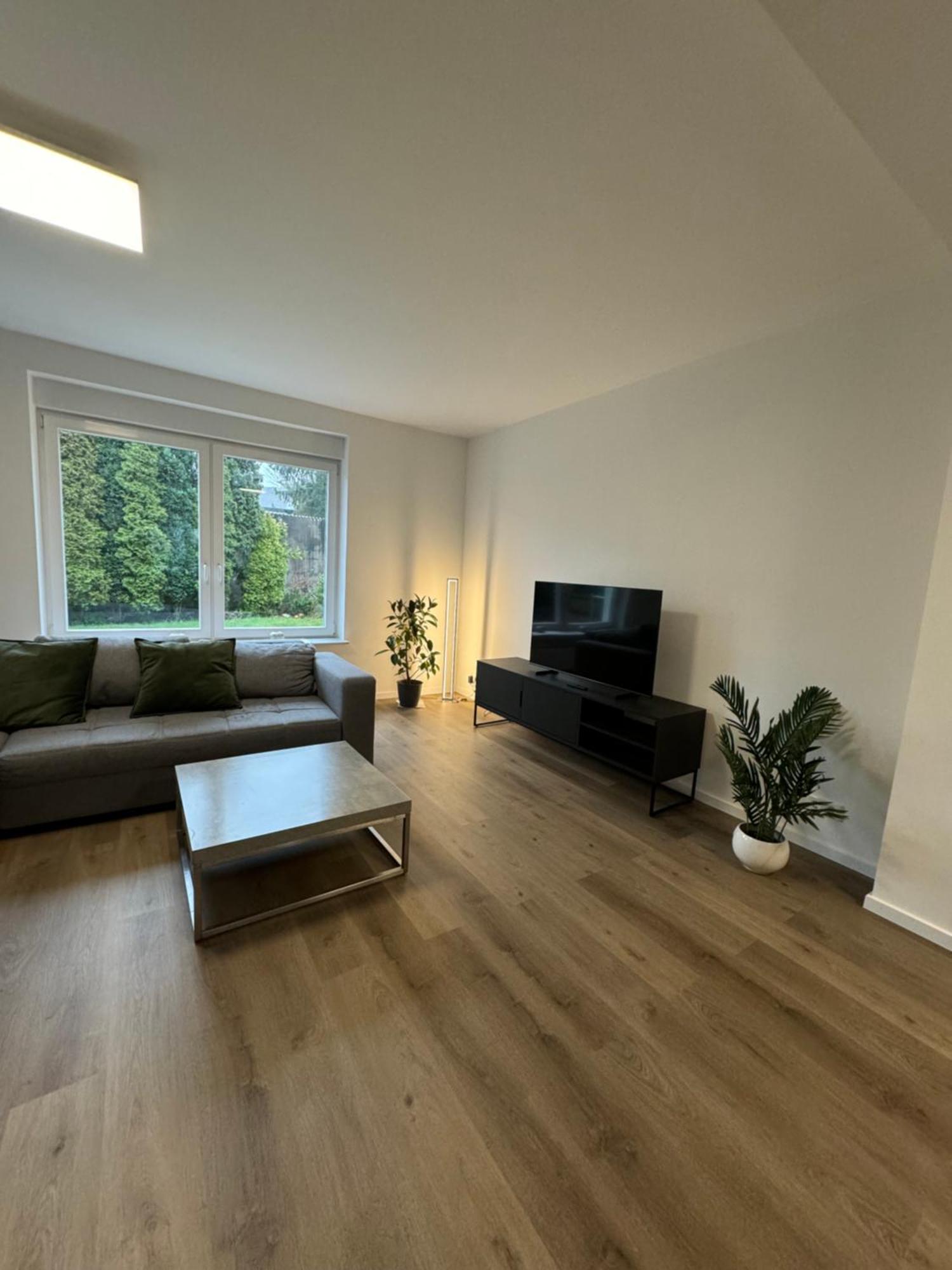 Haus Mit Garten - Kingbett - Wifi - Parkplatz Ессен Екстер'єр фото