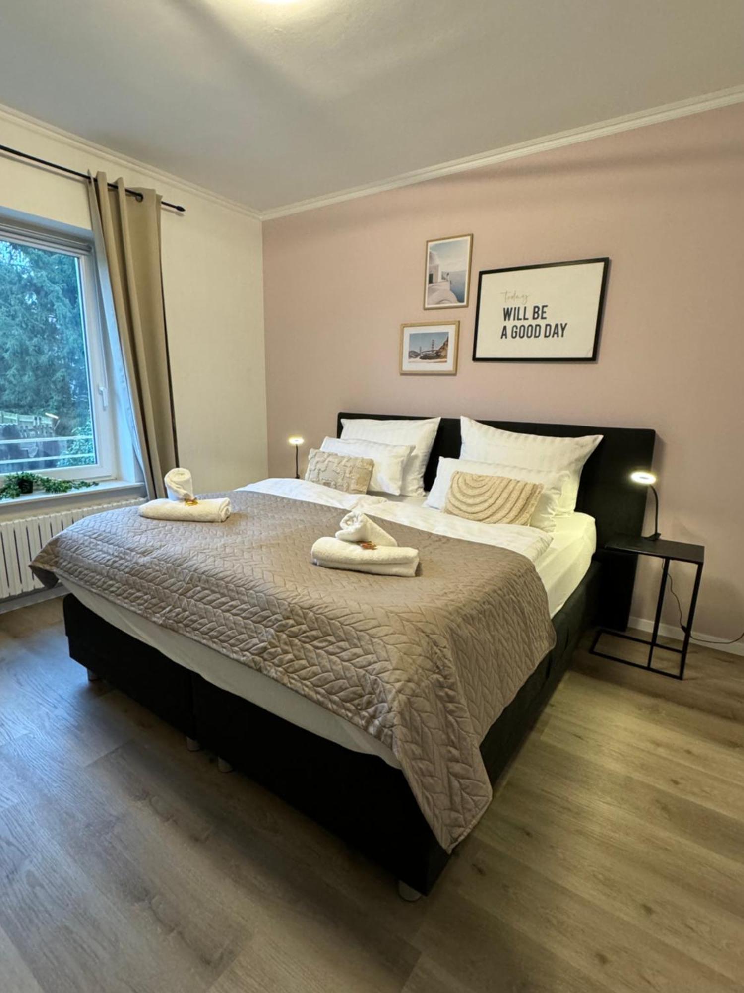 Haus Mit Garten - Kingbett - Wifi - Parkplatz Ессен Екстер'єр фото